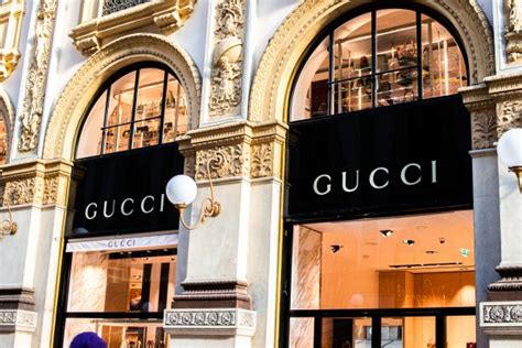 gucci vicino a orta di atella|gucci shop.